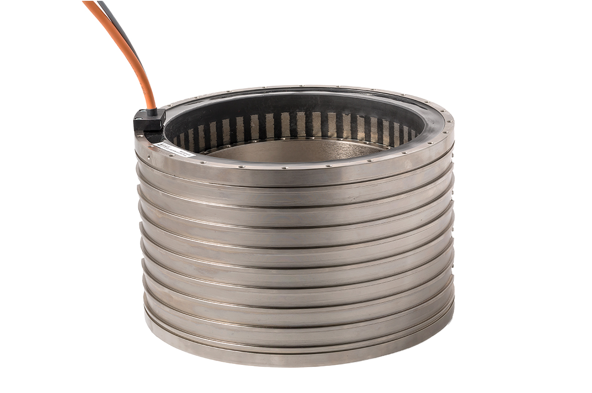 INA驅(qū)動(dòng)和機(jī)電股份兩合公司（IDAM）憑借新的RIB系列力矩電機(jī)提供散熱優(yōu)化的直接驅(qū)動(dòng)，使機(jī)床提高生產(chǎn)率并降低能源消耗。